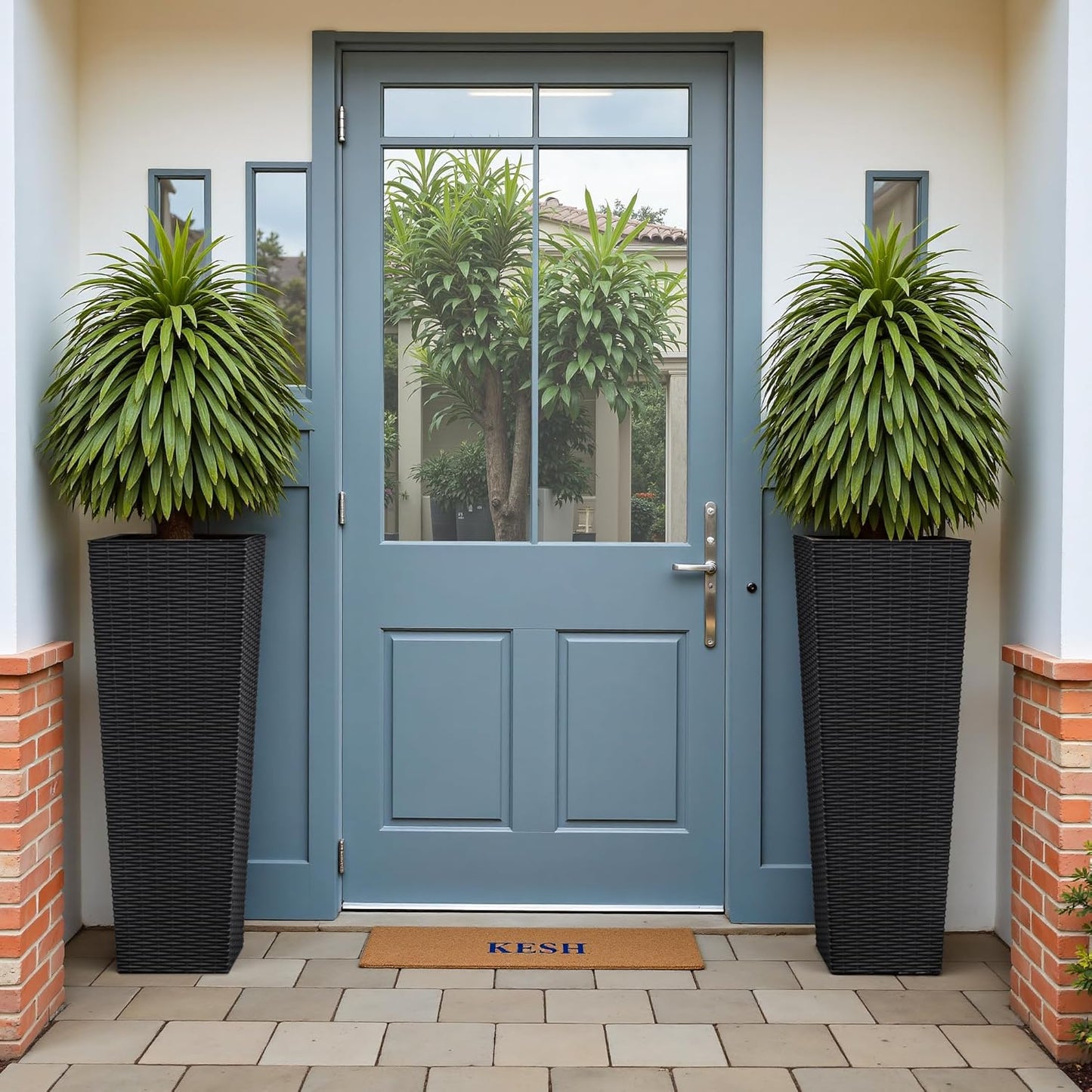 Devoko Resin Tall Planters for Outdoor Plants Set of 2, Large Taper Outdoor Planter Pots with 4 Drainage Holes, Flower Pots Modern Decor for Porch, Patio, Backyard, Home Garden (Black, 32")