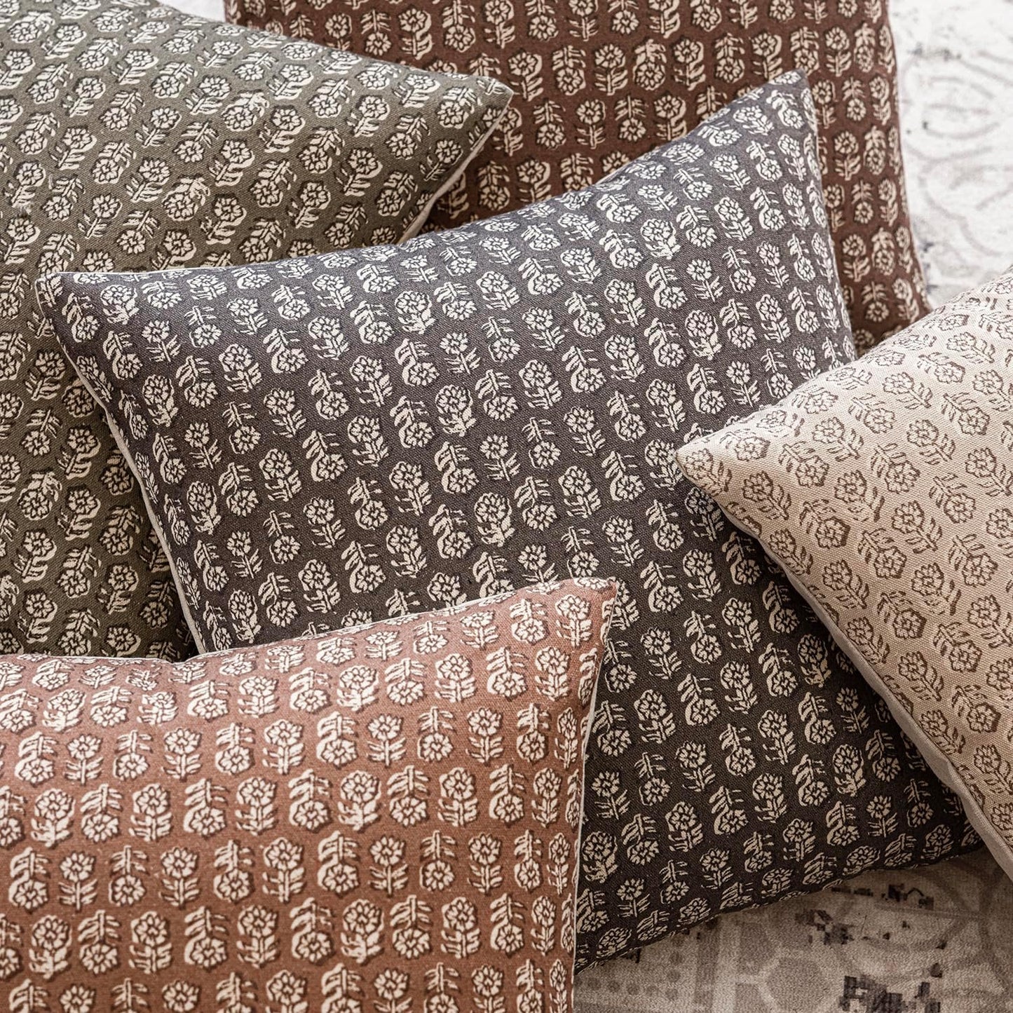 Foindtower Set of 2 Decorative Vintage Floral Print Throw Pillow Covers Neutral Modern Farmhouse Cushion Covers Boho Home Decor for Sofa Couch Chair Bedroom Living Room Outdoor,18×18 Inch,Rustic Gray