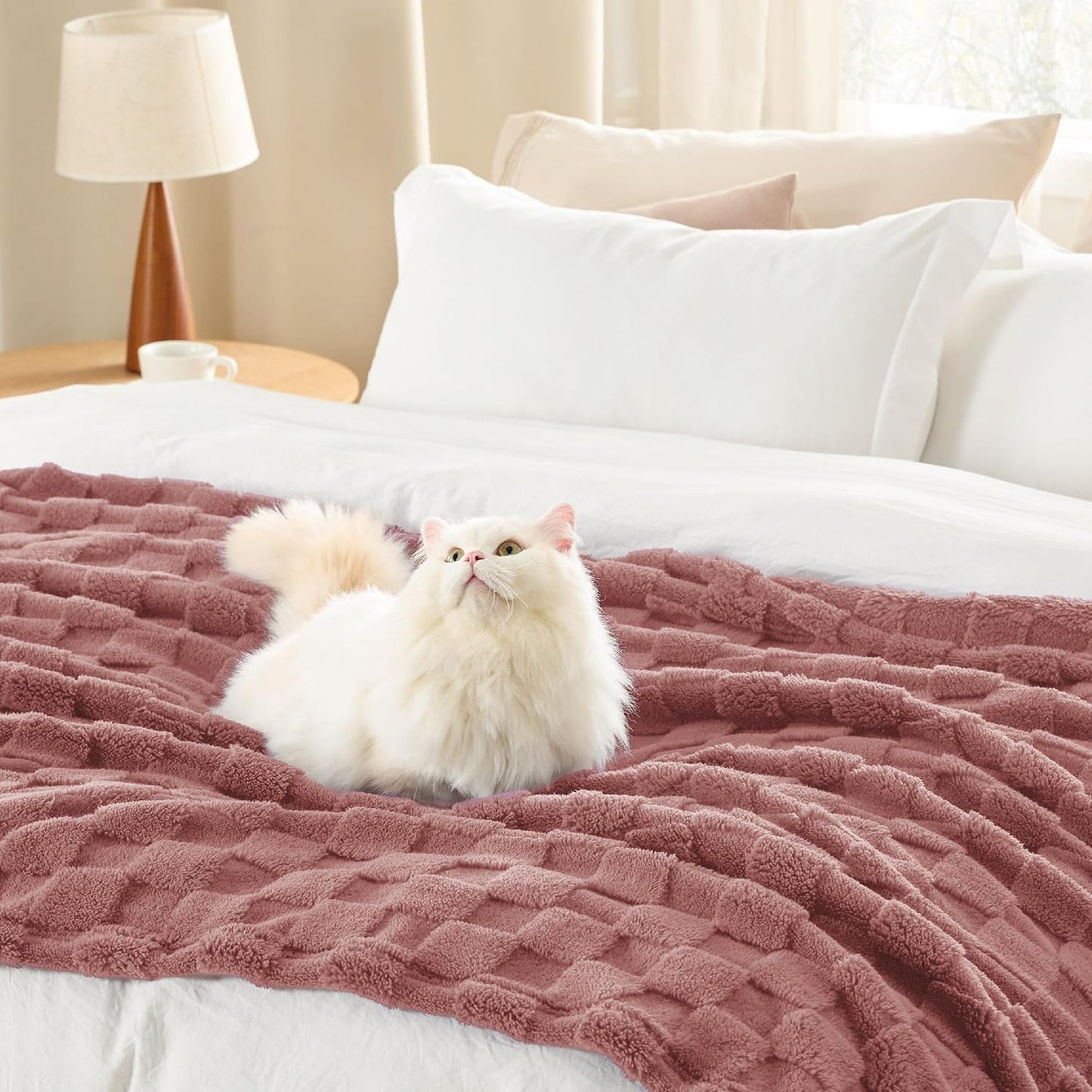 Bedsure GentleSoft King Size Blanket for Bed - Super Soft Cozy Blankets for Women Men Girls, Large Fuzzy Fleece Throw for Bedroom Decor, Dusty Pink,108x90 Inches