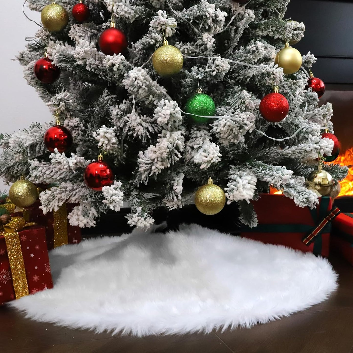 48 Inch Faux Fur Christmas Tree Skirt Soft Snow White Plush Tree Mat Christmas Decorations Fluffy Tree Skirts Xmas Holiday Party Indoor Decorations