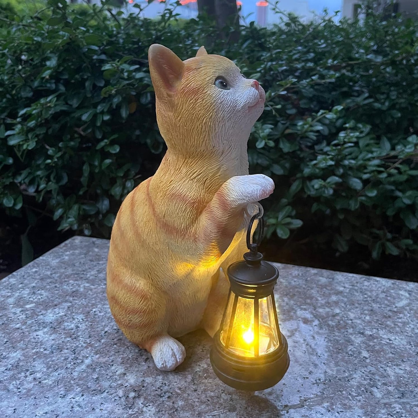 Garden Decor Solar Cat Statues with Solar Lantern Outdoor Decor Lovely Tabby Cat Figurine Art Decor for Home Lawn Yard Housewarming Gift for Mom Grandma Women Cat Lover