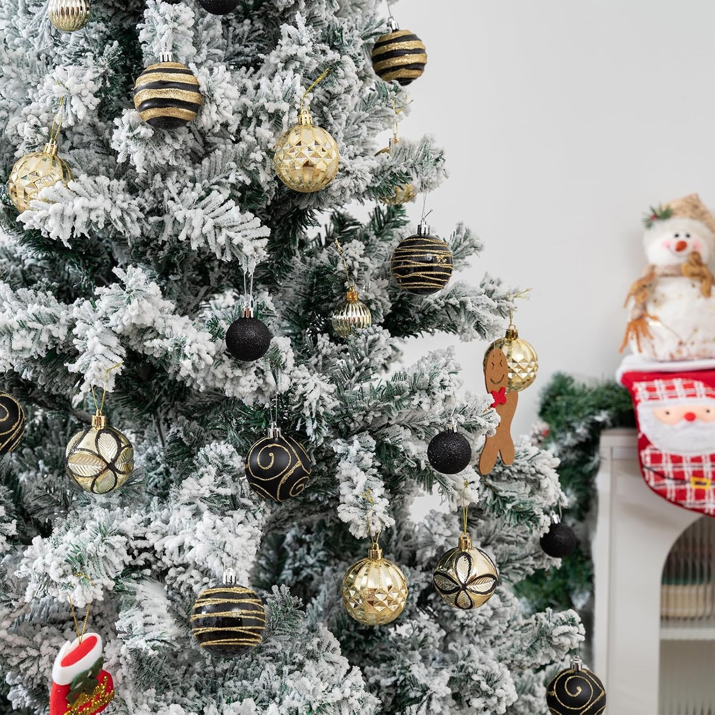 100Pcs Christmas Balls Ornaments Set, Shatterproof Christmas Decorations with Hand-held Gift Package for Xmas Tree/Holiday/Wedding/Holiday/Party Decor (Black & Gold)