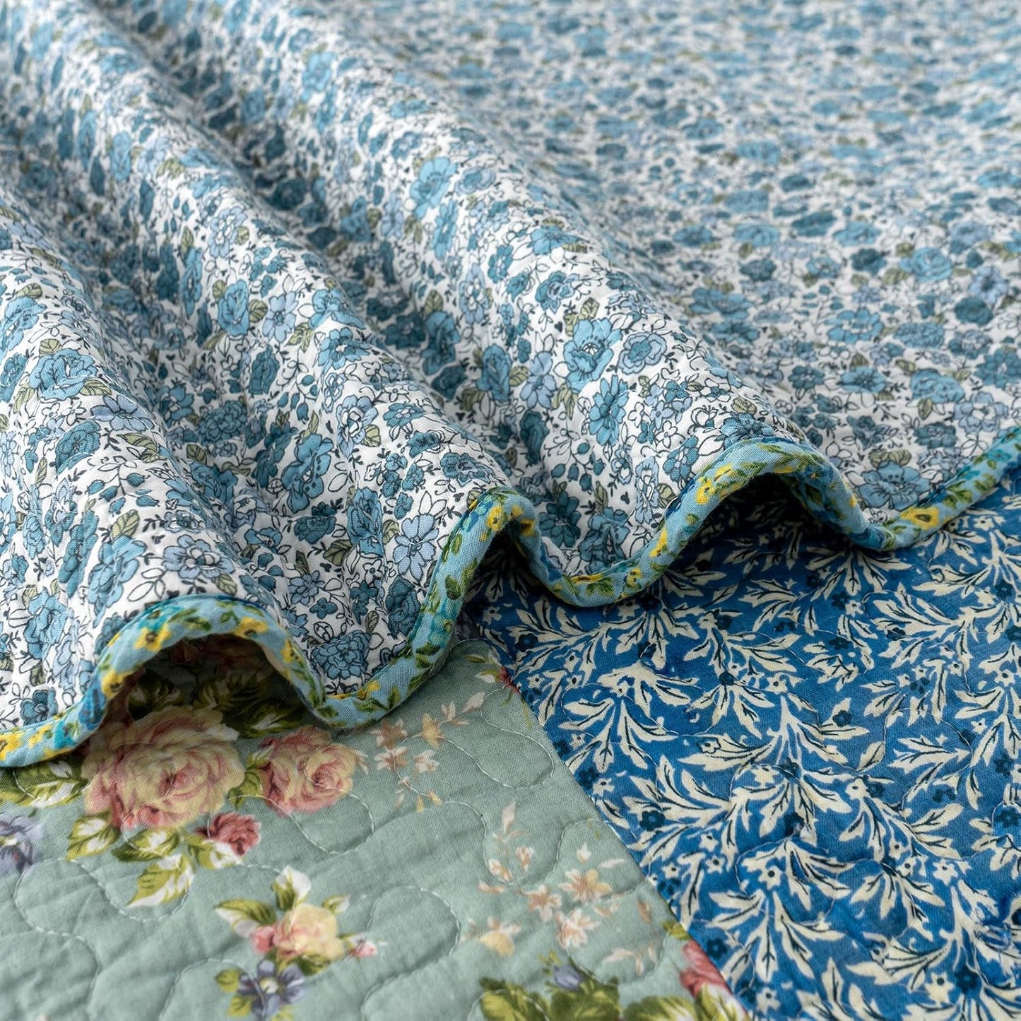 YAYIDAY Quilts Queen Size Patchwork Bedspread Set - 100% Cotton Reversible Breathable Floral Quilted Quilt with Pillow Shams Fit All Season