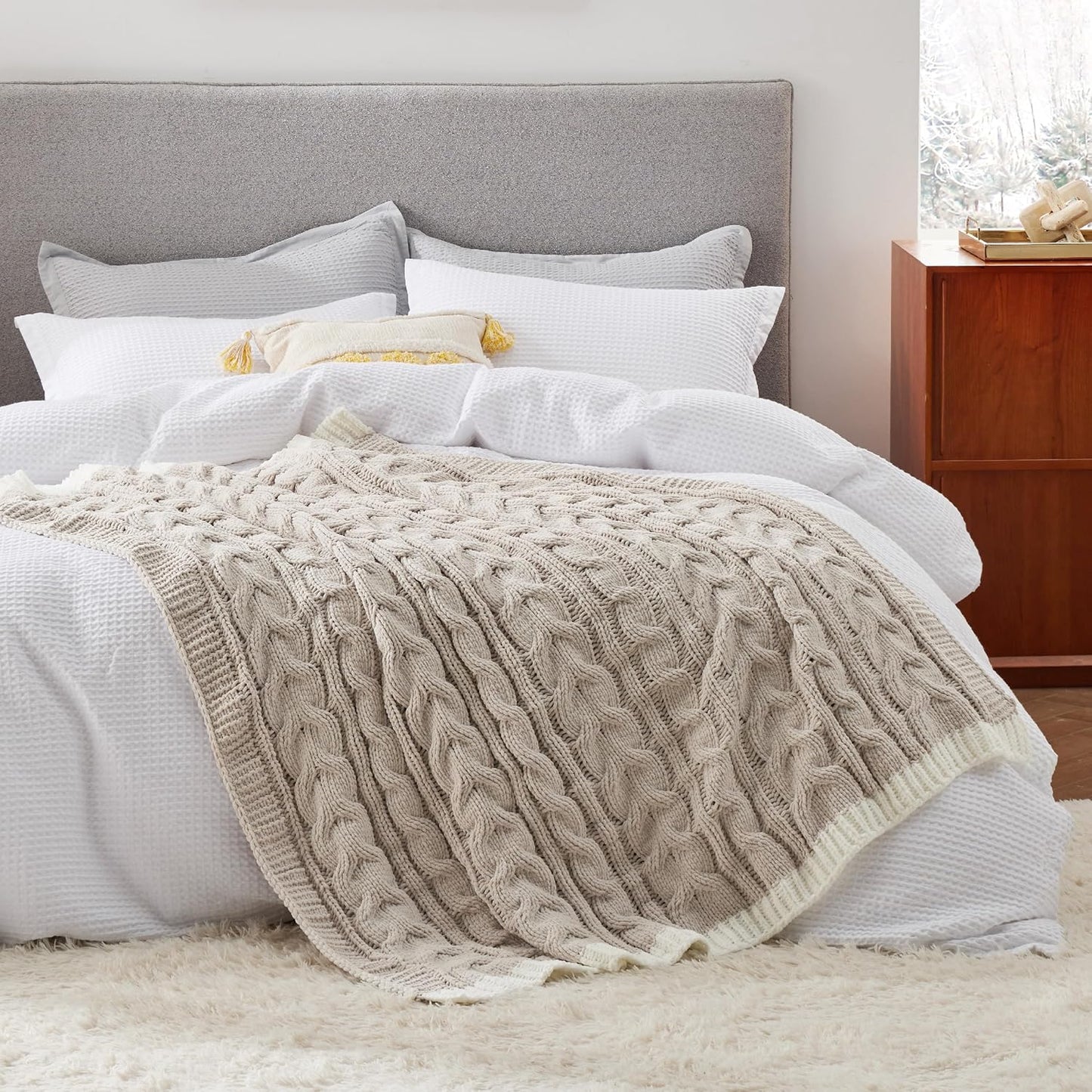 Bedsure Cable Knit Twin Blanket for Couch Bed - Breathable Chenille Chunky Knit Twin Blanket for Decorative Gift, GentleSoft Cozy and Warm for Winter and All Seasons, Beige, 60x80 Inches